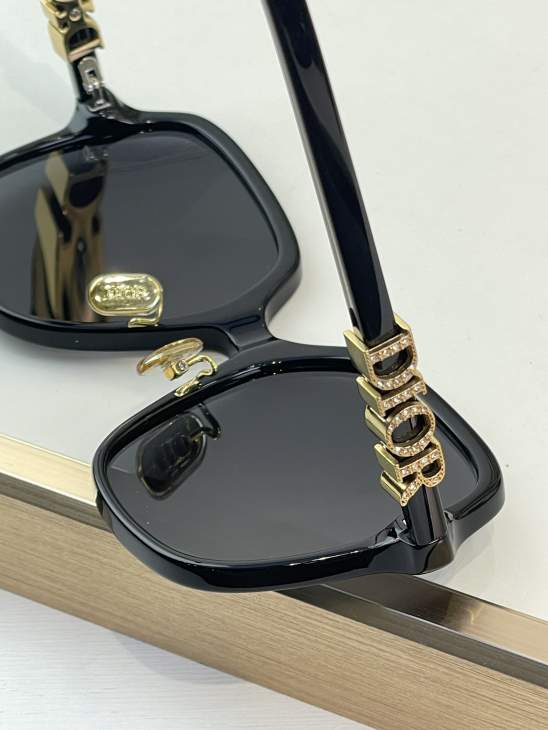 Picture of Dior Sunglasses _SKUfw76161911fw